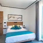 Pensión White Coast 3*